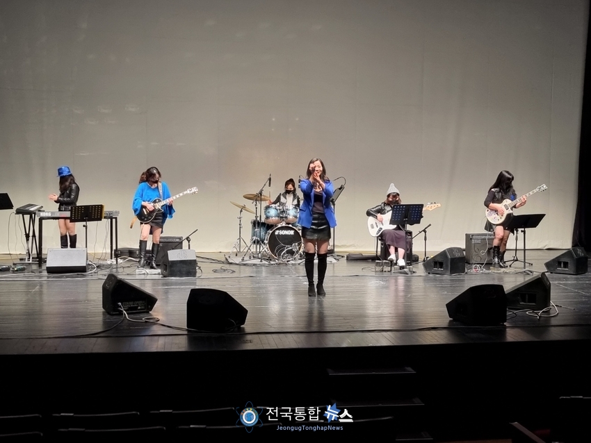 박수현 시집 출판기념 북콘서트 모습./전국통합뉴스=이경수 기자
