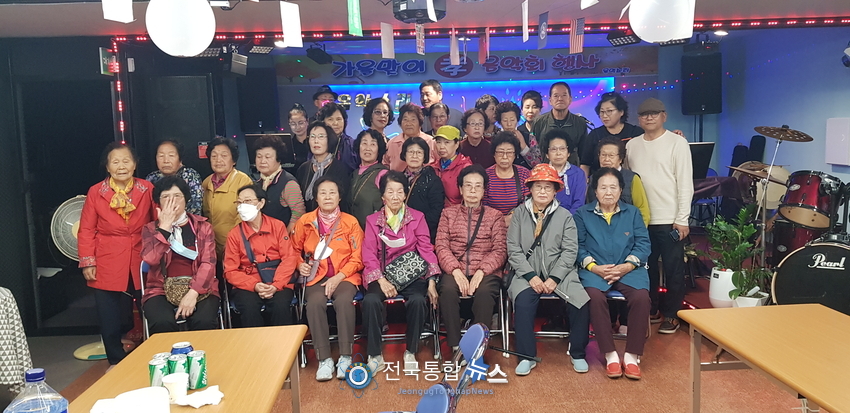 (효) 음악회에 참석한 6.,70년대 이땅의 경제 주역들 / 김경옥 기자 