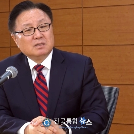 전 전대협 연대사업국장이었던 이동호 교수가 강의를 하고있다. / 사진 유튜브 캡처