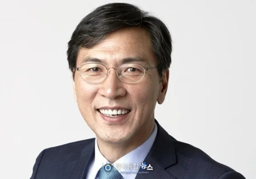 제 36대와 37대 충청남도 지사를 지낸 안희정 / 사진 나무위키 캡처