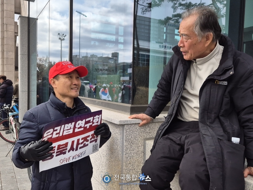 화력 지원의 시민단체장들 (2) /김경옥 기자