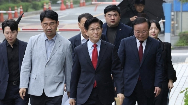 다시 협상 테이블에 <김문수 대선후보측과 한덕수 예비후보측>