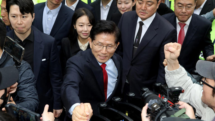 [속보]국민의힘 김문수 대선 후보 자격을 회복