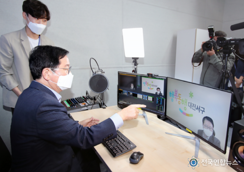 대전 서구(구청장 장종태) 월평도서관에서는 미디어 콘텐츠로 제작하고 편집 가능한 ‘미디어 창작실’을 운영한다고 26일 밝혔다.