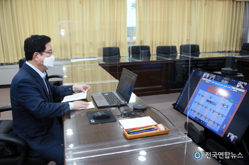 장종태 서구청장은 지난 14일 메타버스를 활용, 직원 빅데이터 분석 교육 실시했다.