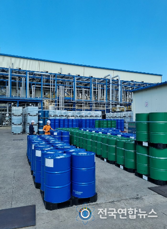 서산소방서 소방특별조사반이 관내 위험물 관련 시설을 점검하는 모습