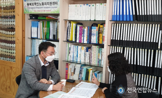 외국인지원센터 방문, 위드 코로나 대비 핼러윈 기간 방역수칙 홍보