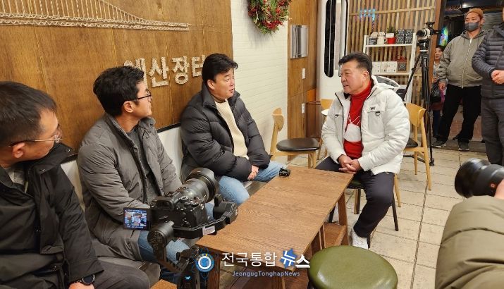 백종원 대표와 최재구 예산군수 예산시장 방문 모습